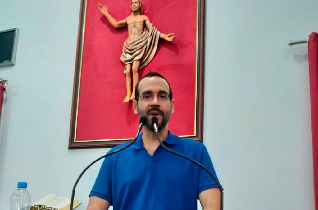 Arthur Weintraub em palestra no interior de São Paulo